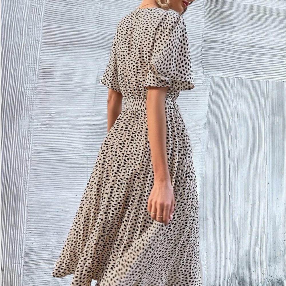 Boho dots butterfly sleeve belted dress - Picture 3 of 9